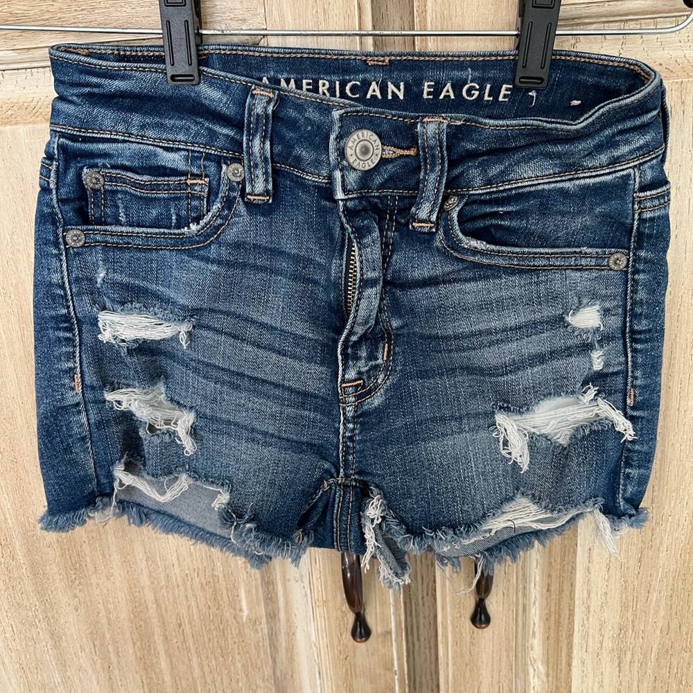 American Eagle distressed denim blue jean shorts size 00